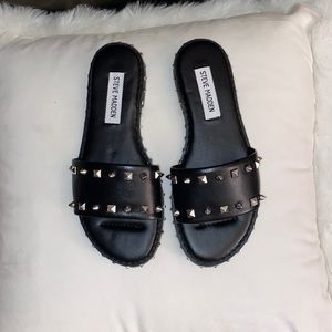 STEVE MADDEN STUDDED SANDAL